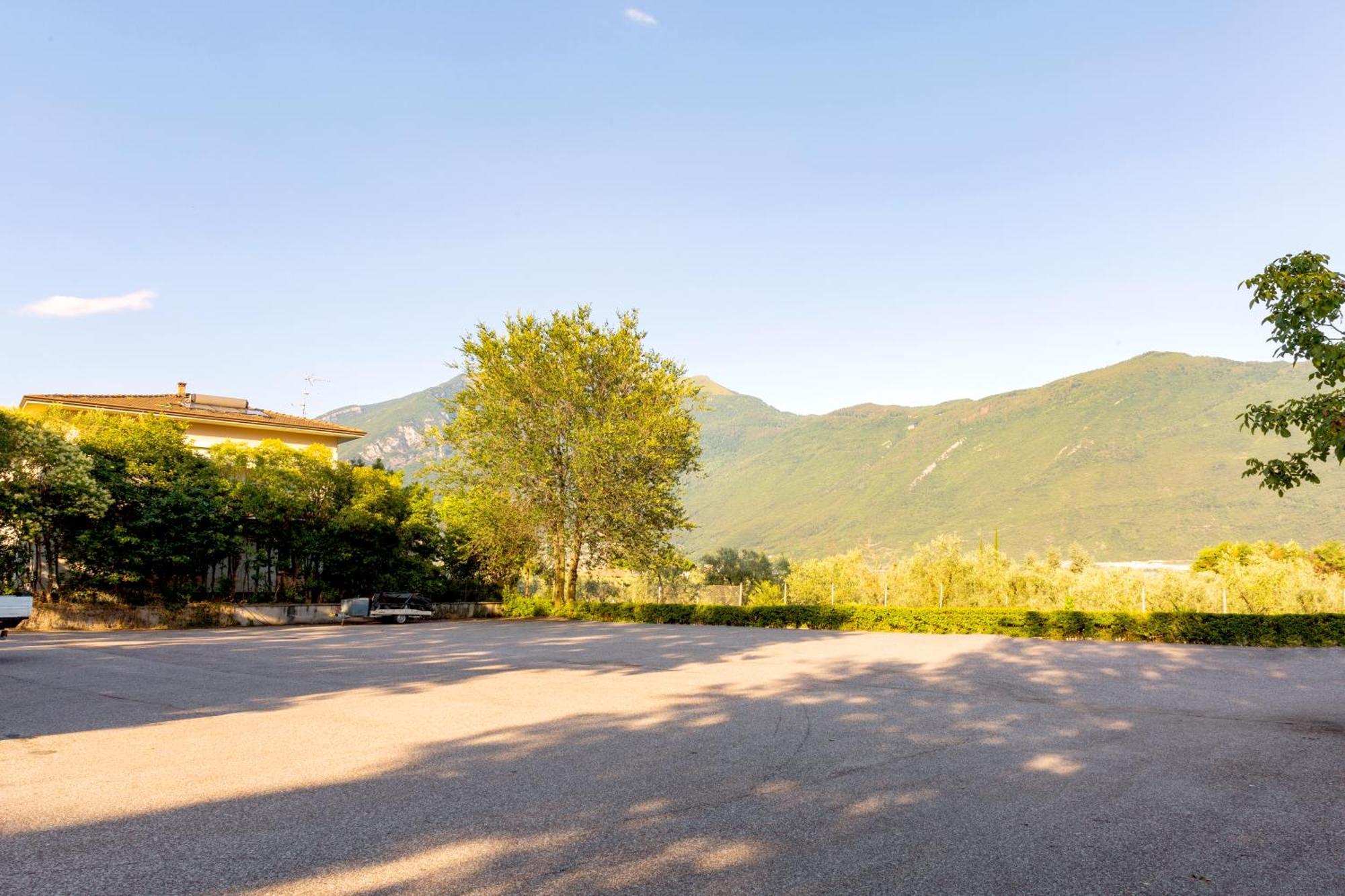 Campagnola Piano Terra Con Giardino Privato Riva del Garda